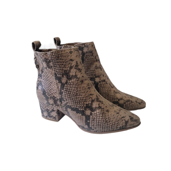 Very G Taupe sneak print Ankle Booties Shoes 9 - Picture 3 of 9